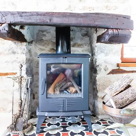 Сasa de vacaciones Restored 1902 Stone House With Superb Sea View