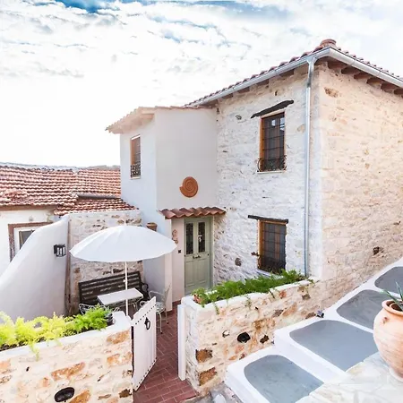 Сasa de vacaciones Restored 1902 Stone House With Superb Sea View Kallirákhi