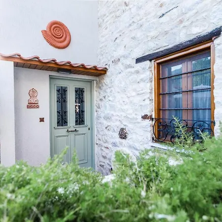 Сasa de vacaciones Restored 1902 Stone House With Superb Sea View Kallirákhi