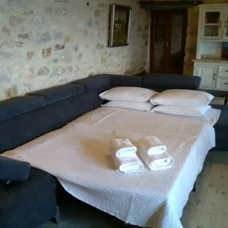 Сasa de vacaciones Restored 1902 Stone House With Superb Sea View